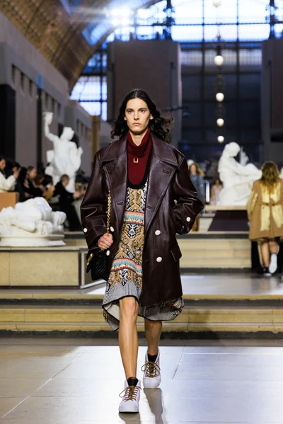Look 11
